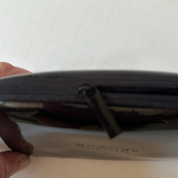 Chanel Cosmetic Case Black Vinyl Zip Around NWOT - Picture 6 of 6